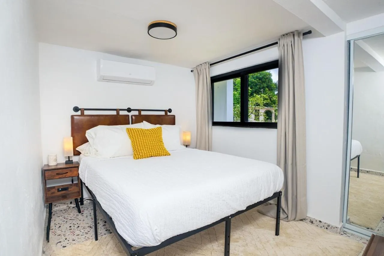 Garden Of Eden Hotel Brenas アパート